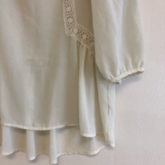White chiffon blouse - Picture 3 of 4
